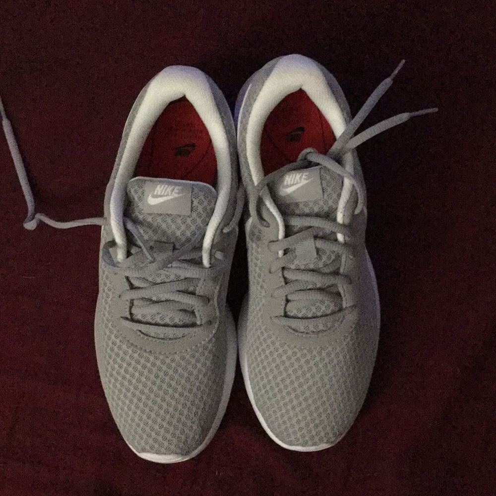 Nike Tanjun